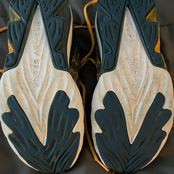 Under Armor Scramjet Youth Sneaker - Size 7 - Picture 3 of 4